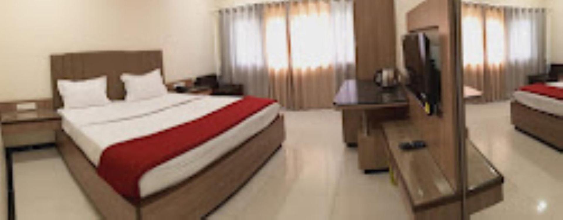 Hotel Pritam Park, Jalgaon, Maharashtra Экстерьер фото