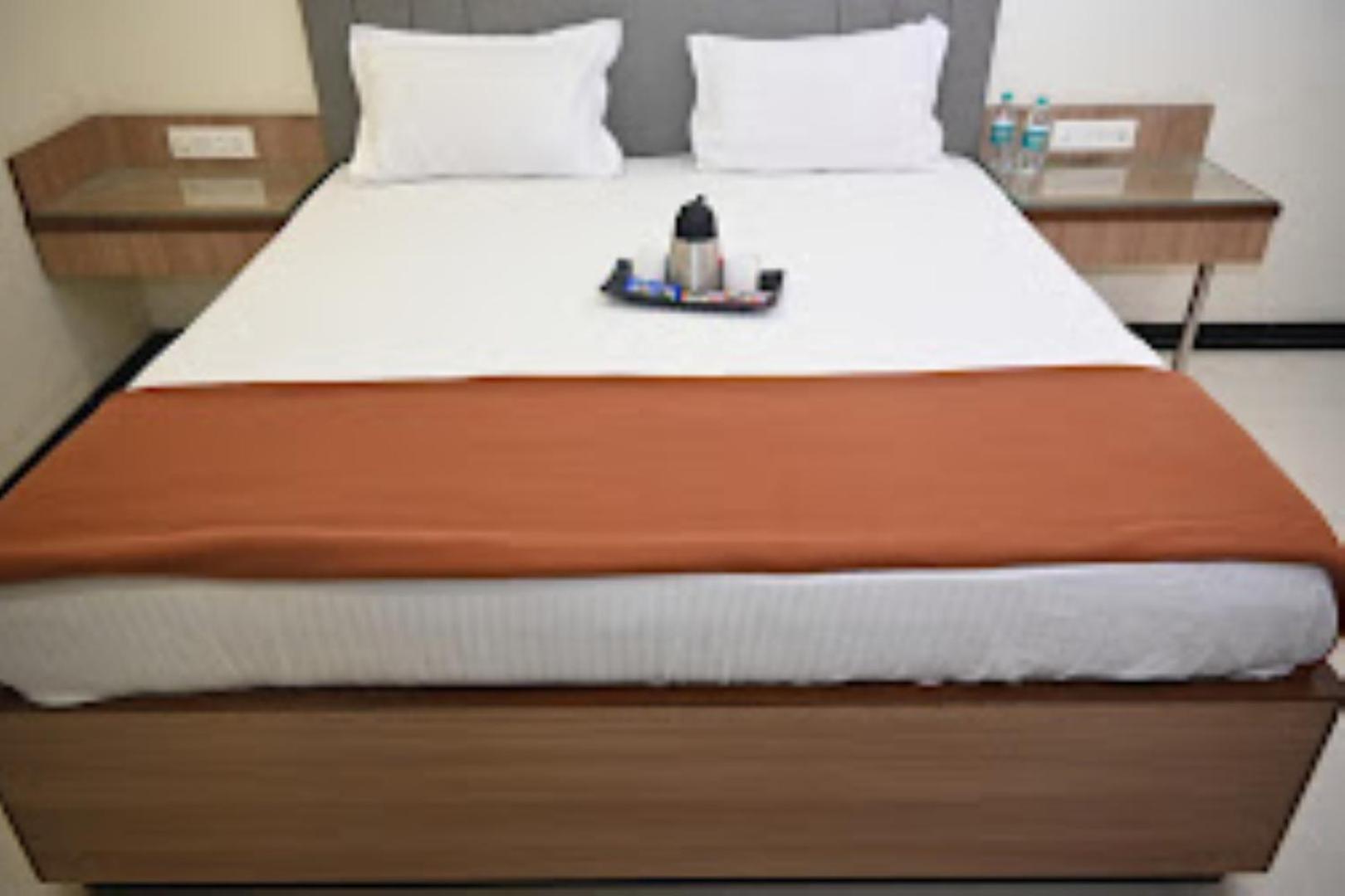 Hotel Pritam Park, Jalgaon, Maharashtra Экстерьер фото